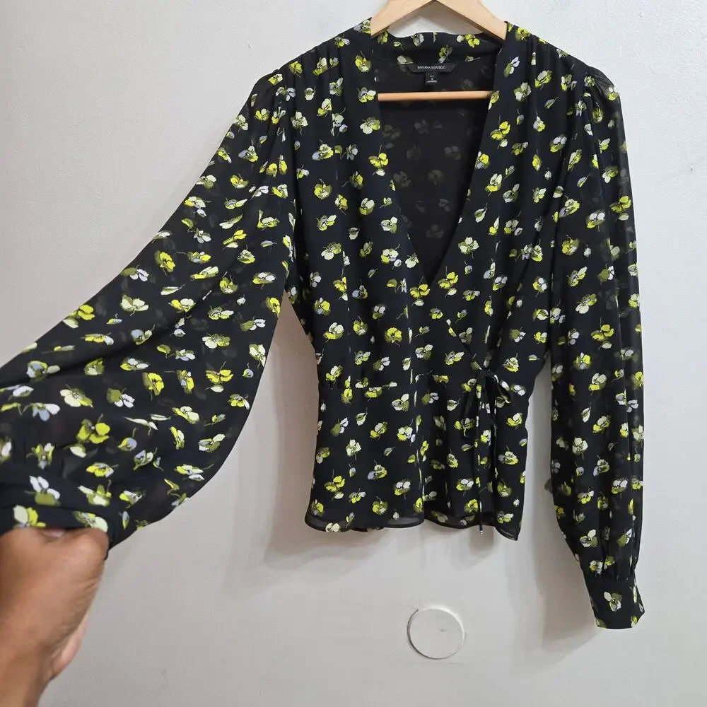 Banana Republic Womens Cottage Whimsigoth Floral Puff Sleeve Wrap Peplum Top S